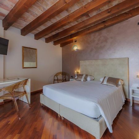 Hotel Degli Oleandri Sirmione Exteriér fotografie